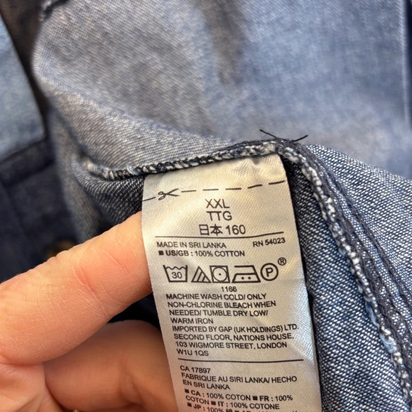 GAP Blue Button Down Shirt with Colorblock Design - Picture 4 of 4